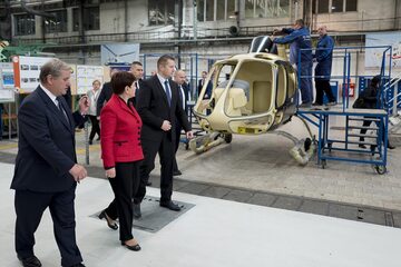 Premier Beata Szydło podczas wizyty w zakładach PZL-Świdnik