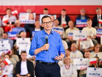 Premier Mateusz Morawiecki podczas spotkania z mieszkańcami w Lubinie