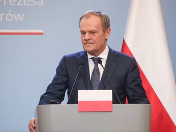 Premier RP Donald Tusk podczas wspólnej konferencji prasowej z premierem Norwegii Jonasem Gahrem Storem