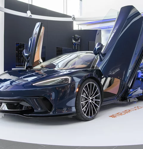 McLaren GT