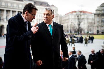 Premierzy Mateusz Morawiecki i Viktor Orban