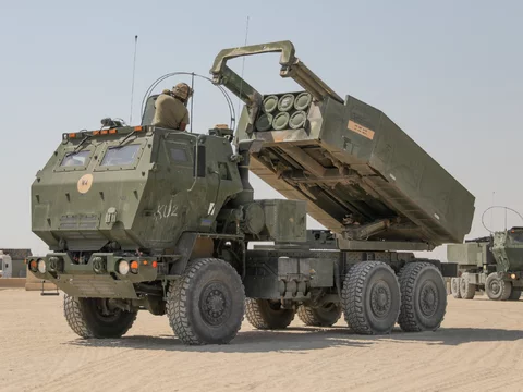 Wyrzutnia M142 HIMARS należąca do amerykańskich sił zbrojnych