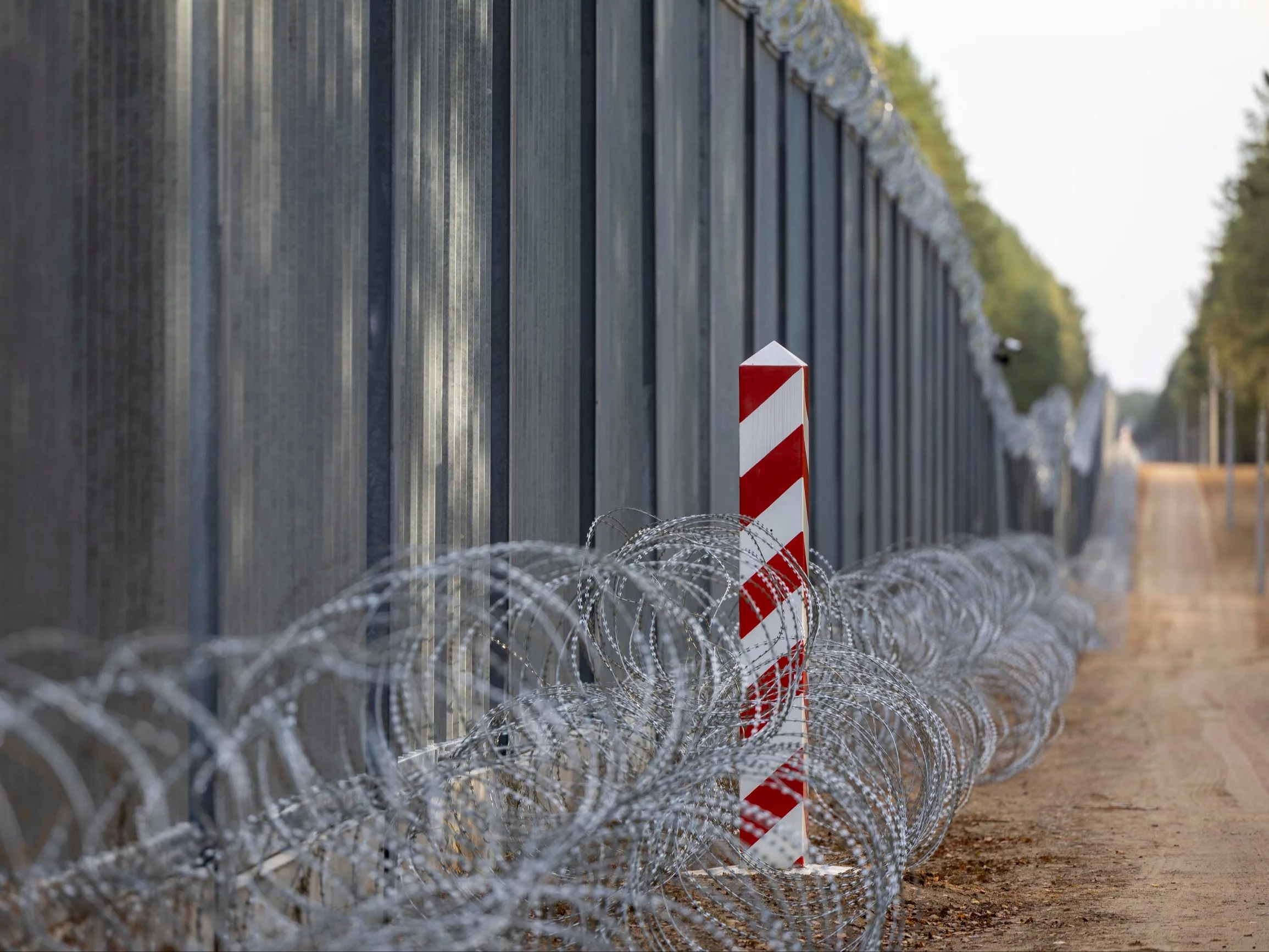 Presja nie ustaje. Migranci znów zaatakowali polskie służby