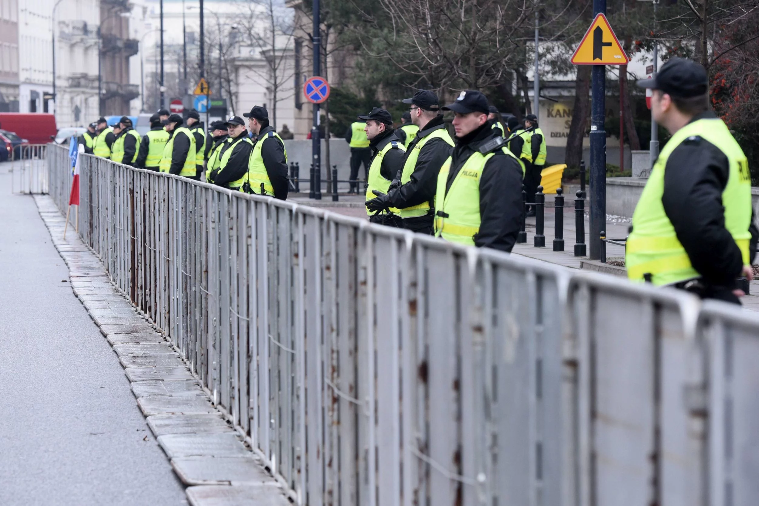 Policja przed Sejmem, 19 grudnia