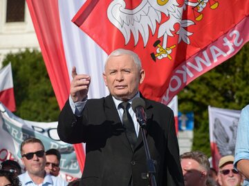 Prezes PiS Jarosław Kaczyński na proteście przed Sejmem