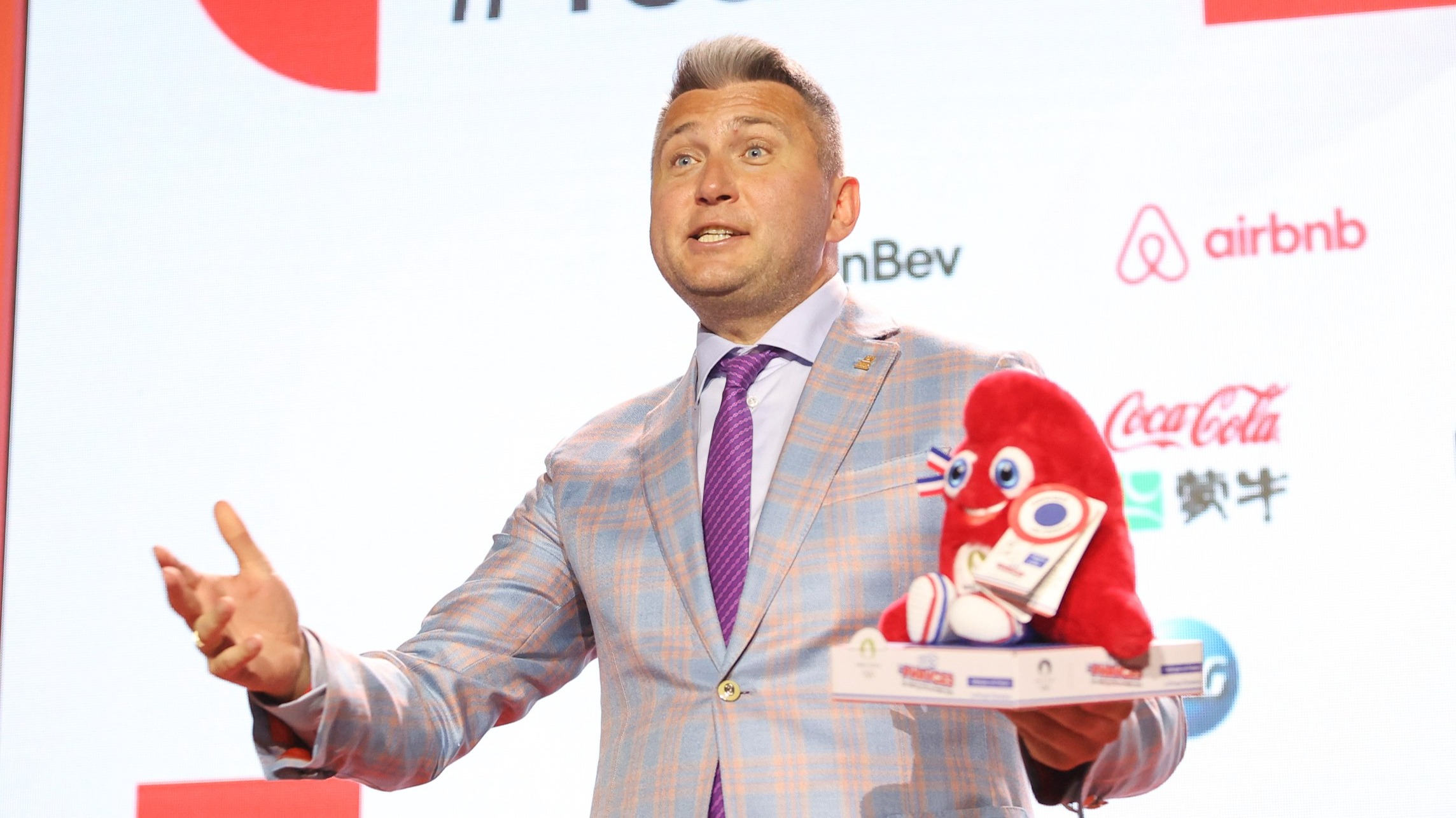 Ile zarabia Radosław Piesiewicz? Nitras: 100 tysięcy? Chyba więcej