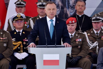 Prezydent Andrzej Duda na pl. Piłsudskiego w Warszawie