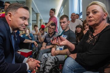 Prezydent Andrzej Duda na spotkaniu z niepełnosprawnymi i ich rodzinami w Sejmie