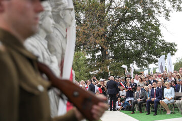 Prezydent Andrzej Duda, odsłonił na cmentarzu w amerykańskim Doylestown pomnik upamiętniający Żołnierzy Wyklętych