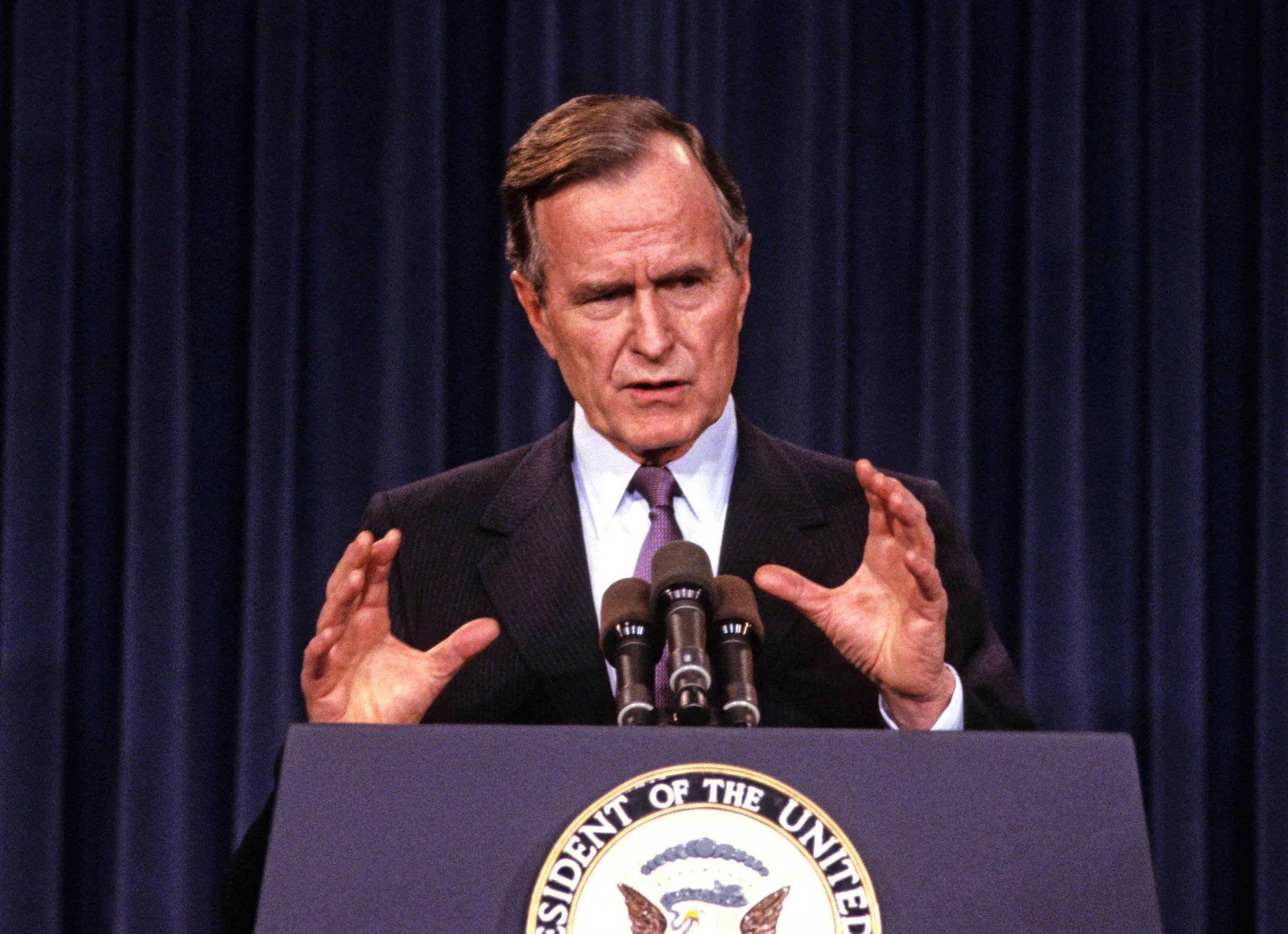 George H.W. Bush w 1989 roku