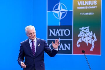 Prezydent Litwy Gitanas Nauseda podczas konferencji prasowej w pierwszym dniu szczytu NATO w Wilnie