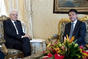Prezydent Sergio Mattarella i Giuseppe Conte