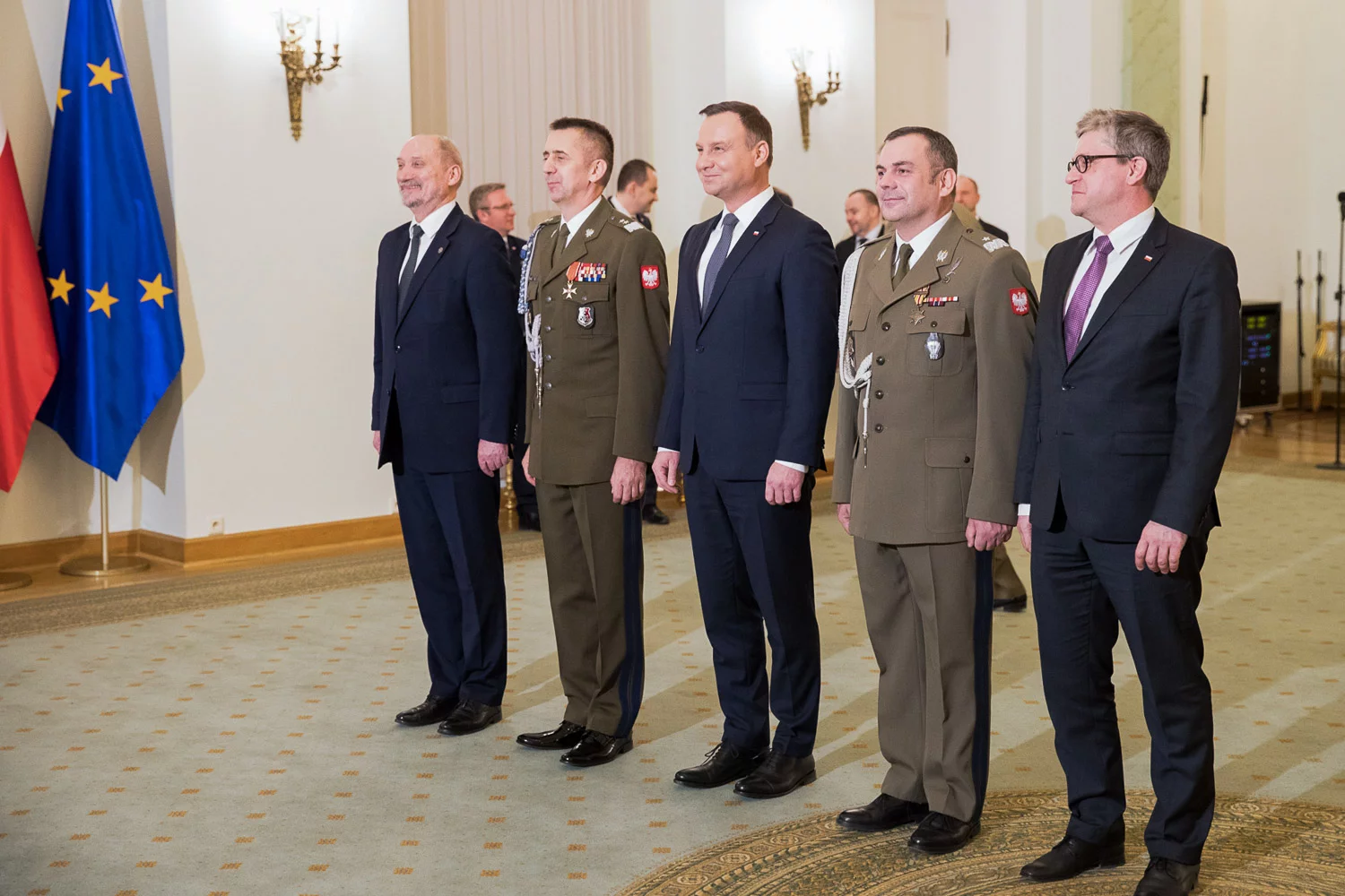 Dowódca operacyjny gen. dyw. Sławomir Wojciechowski i dowódca Wojsk Obrony Terytorialnej (WOT) gen. bryg. Wiesław Kukuła