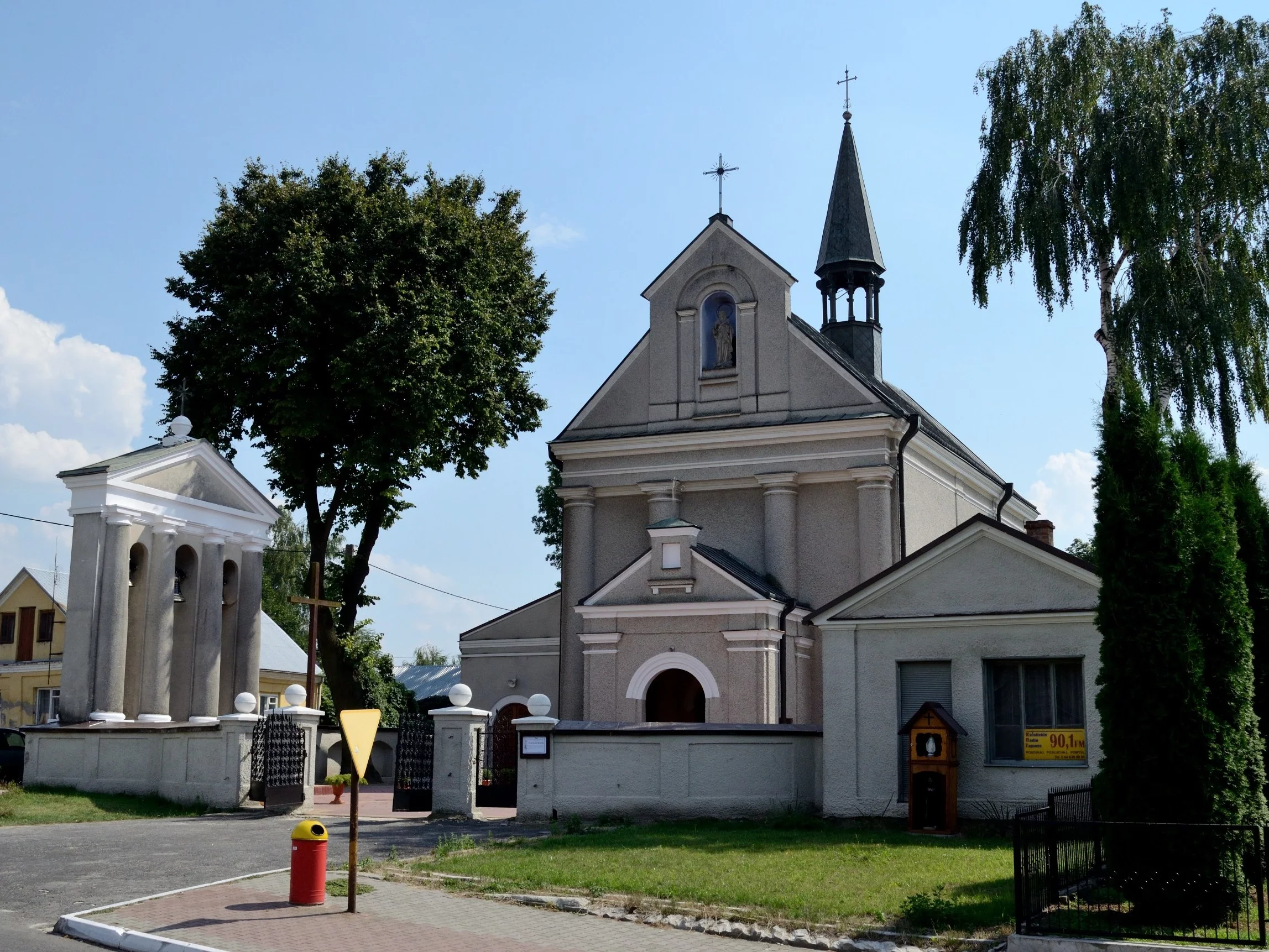 Kościół pw. Świętych Apostołów Piotra i Pawła w Łaszczowie