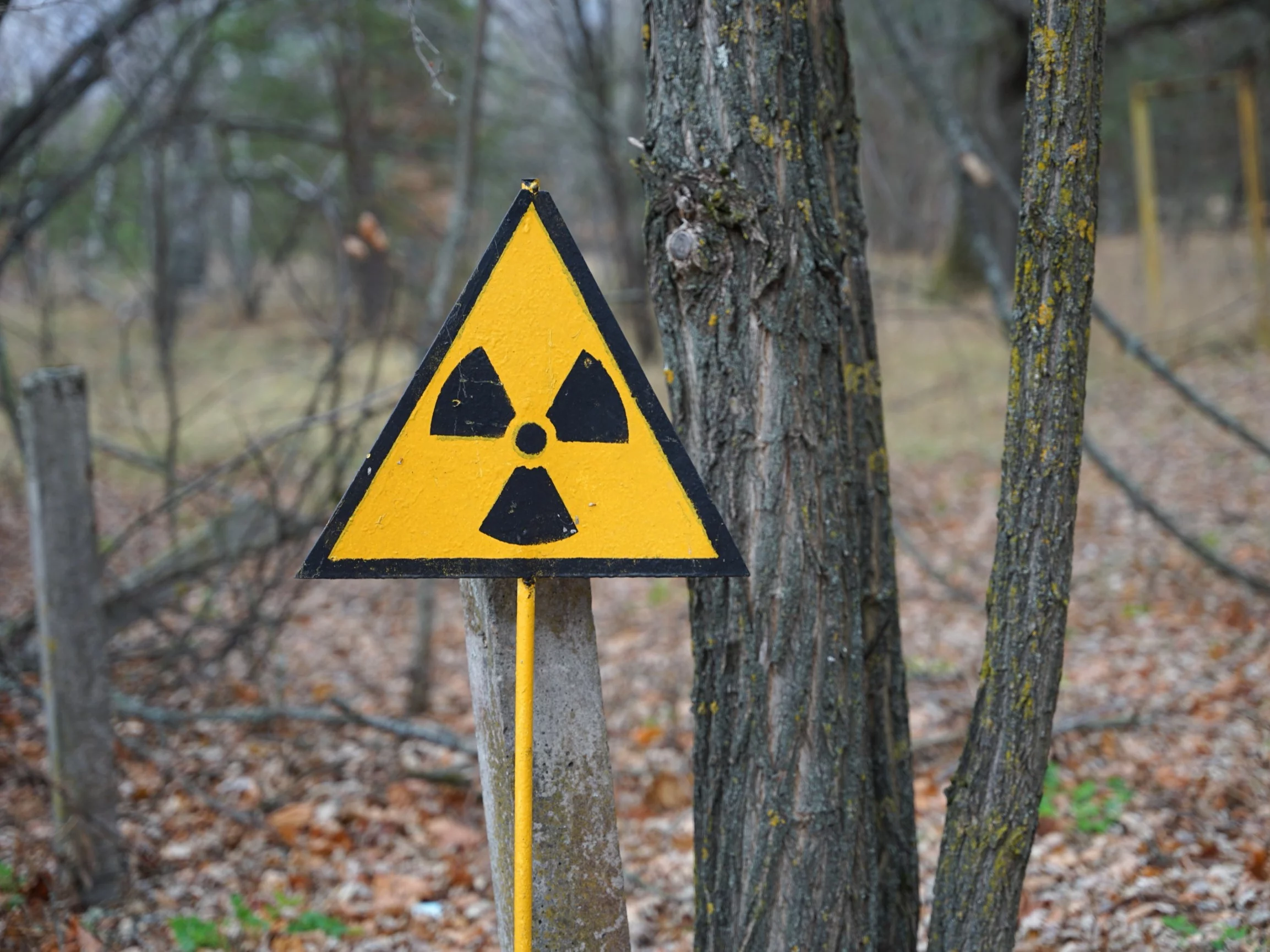 Znak ostrzegawczy „uwaga, materiały radioaktywne”