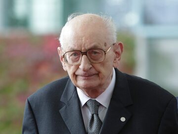 Prof. Władysław Bartoszewski