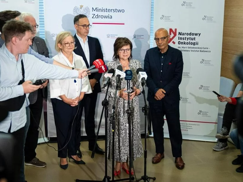 Dr Beata Jagielska, dr Andrzej Nowakowski, minister zdrowia Izabela Leszczyna i prof. Mariusz Bidziński