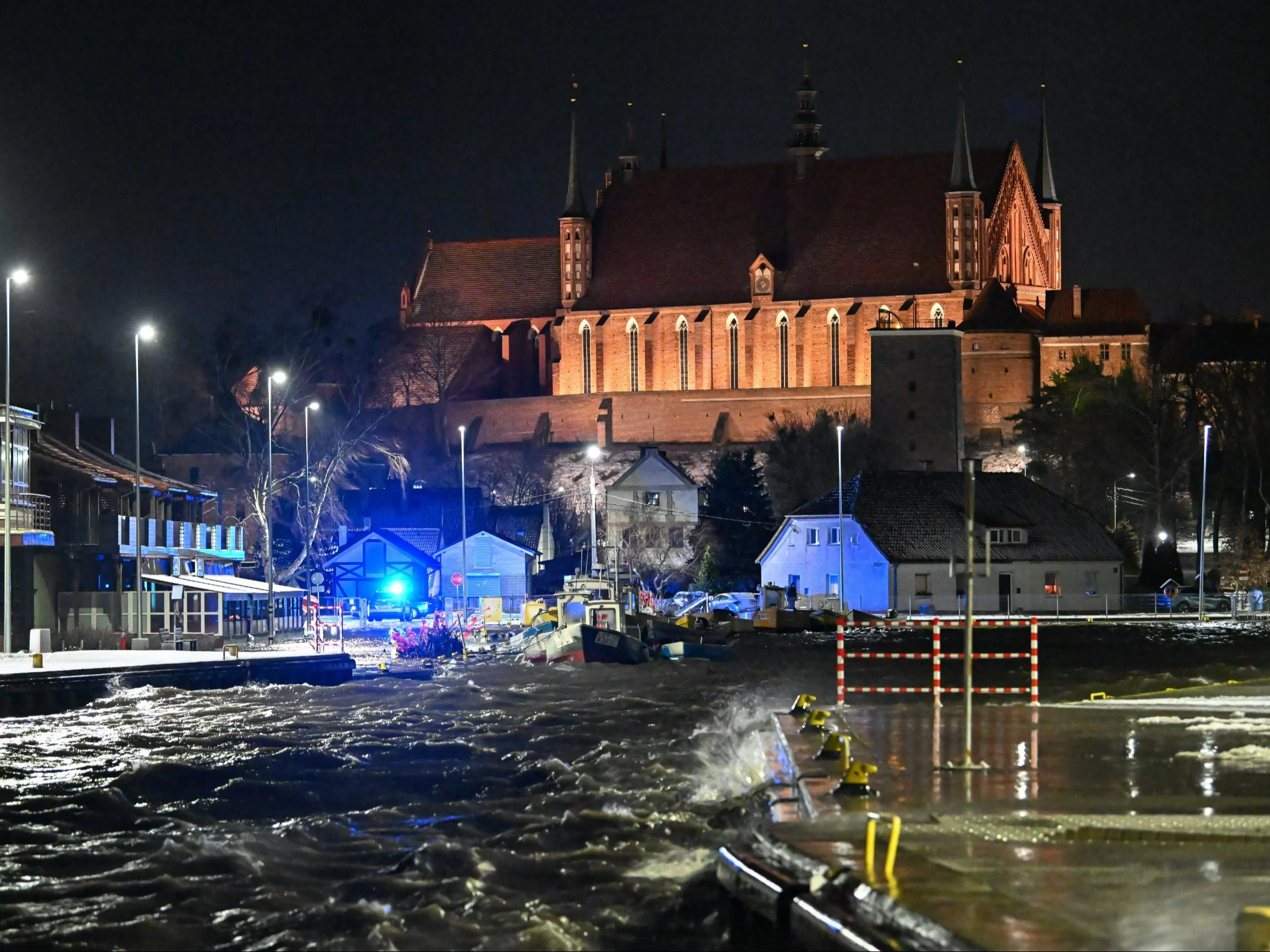Atak zimy w Polsce. Prognoza na sylwestra i Nowy Rok. Meteorolodzy ostrzegają
