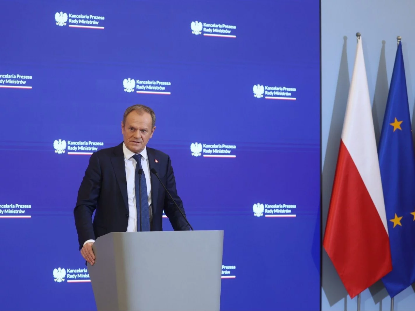 Premier Donald Tusk podczas konferencji prasowej po posiedzeniu rządu, 27.12.2023 r.