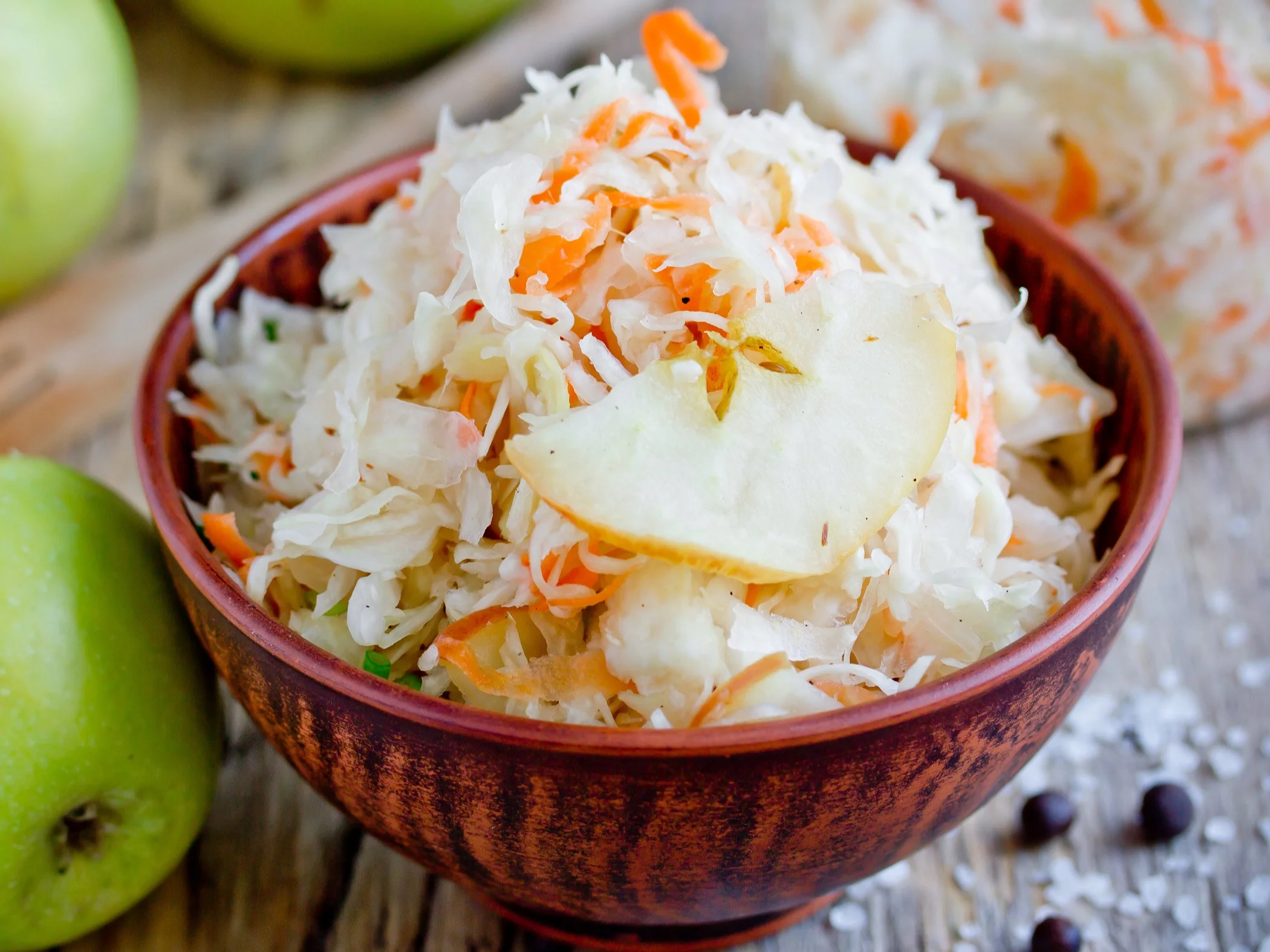 Surówka z kapusty z jabłkiem