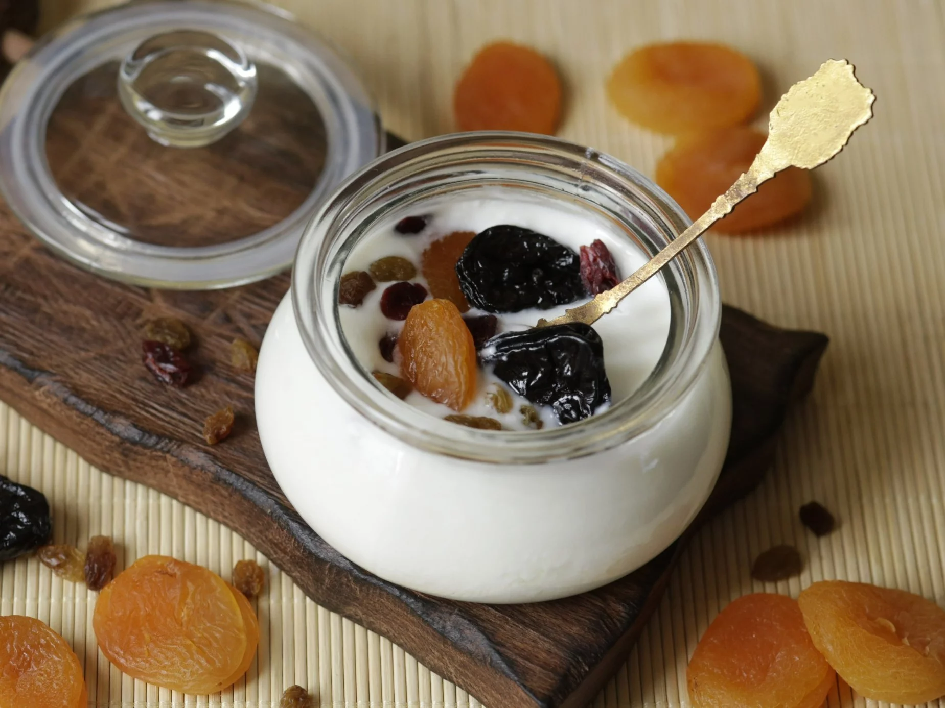 Jogurt z suszonymi owocami