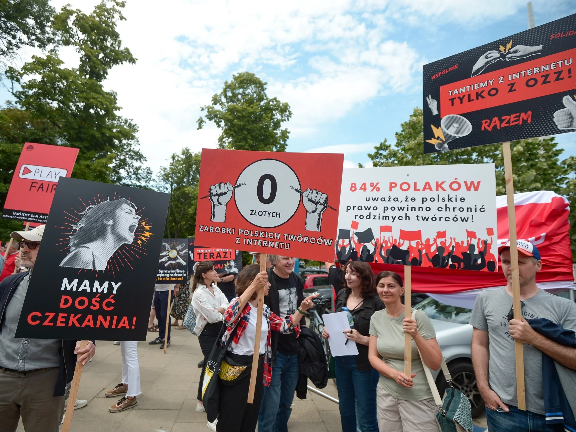 Protest filmowców przed Sejmem