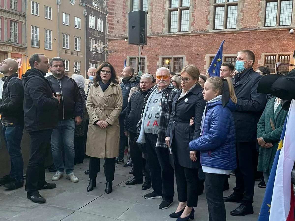 Aleksandra Dulkiewicz, Bogdan Borusewicz, Lech Wałęsa i Magdalena Adamowicz