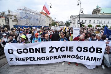 Protest osób niepełnosprawnych w Warszawie