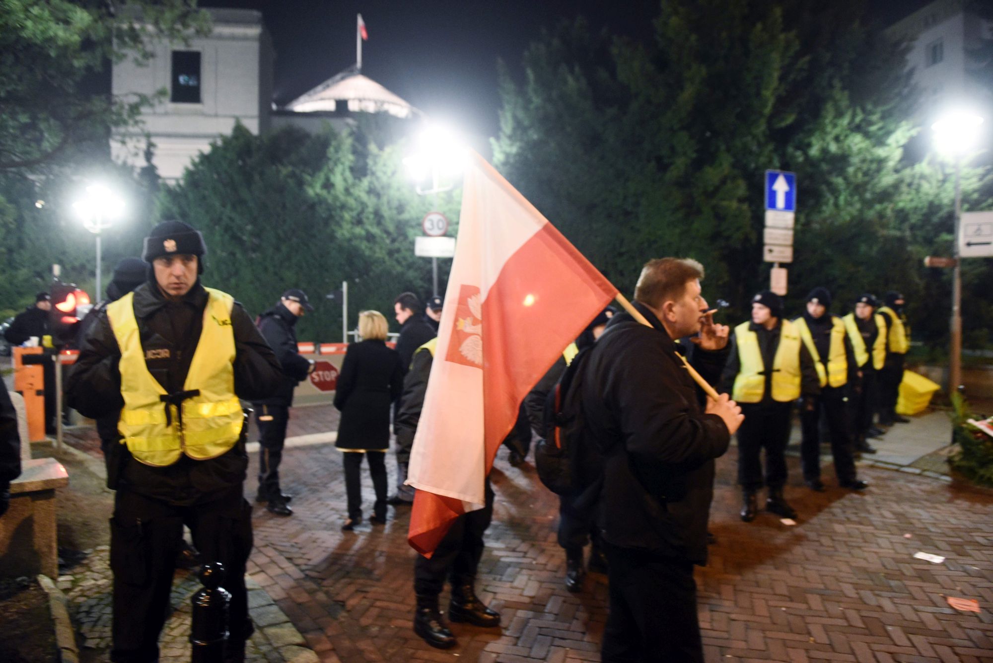 Protest pod Sejmem, 16/17 grudani