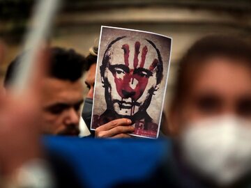 Protest przeciwko agresji Rosji na Ukrainę (Rzym, luty 2022).