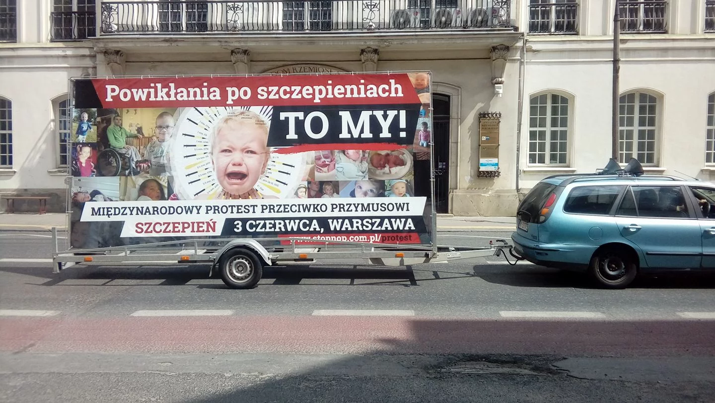 Protest antyszczepionkowców w Warszawie