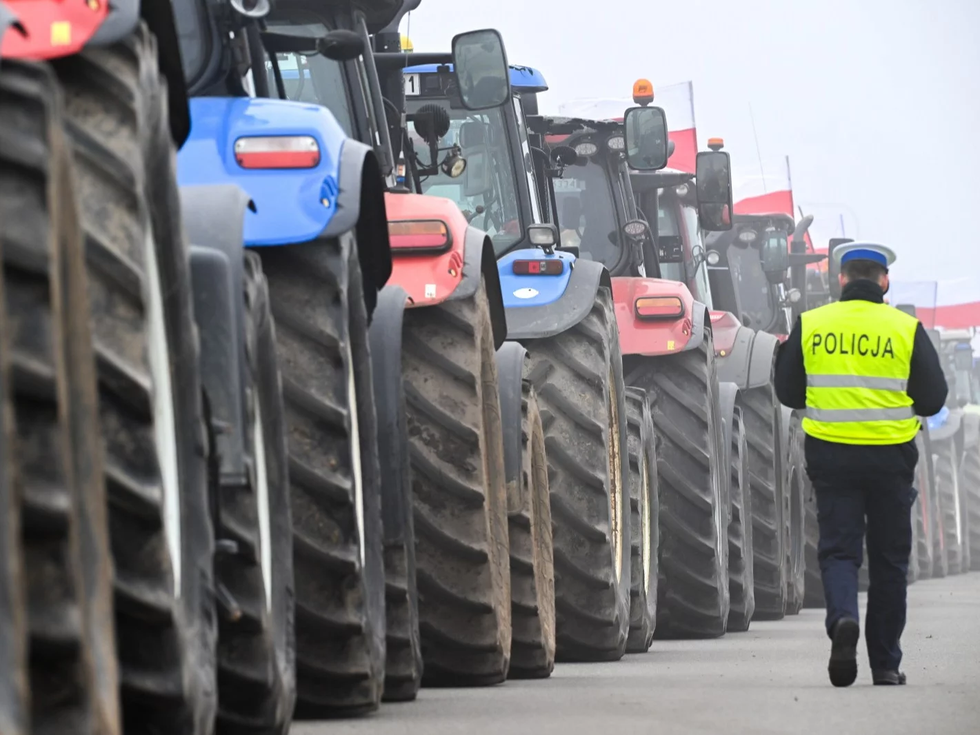Ciągniki na czwartkowym proteście rolników w Nowym Dworze Gdańskim