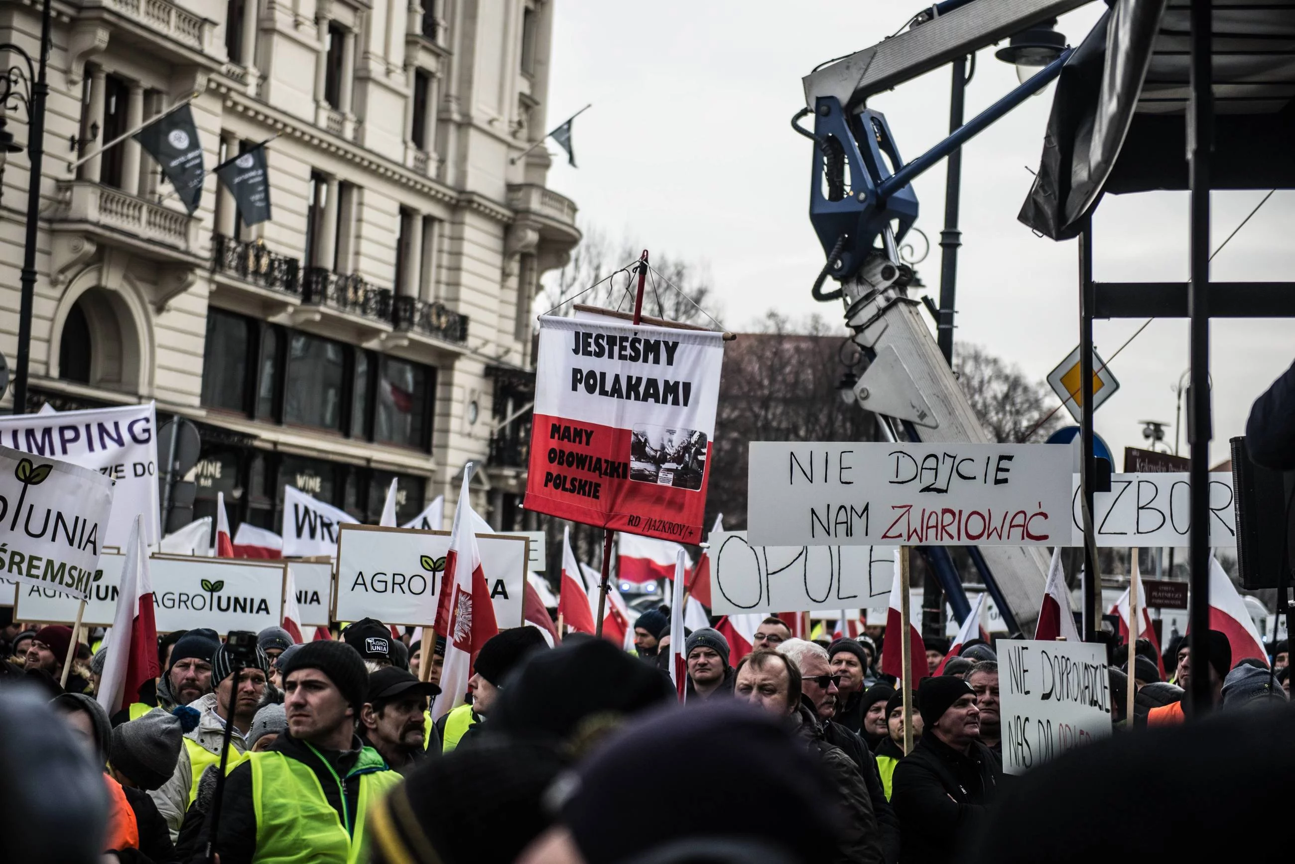 Protest rolników z AgroUnii przez Pałacem Prezydenckim 6 lutego