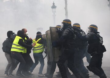 Protest w Paryżu, starcia z policją