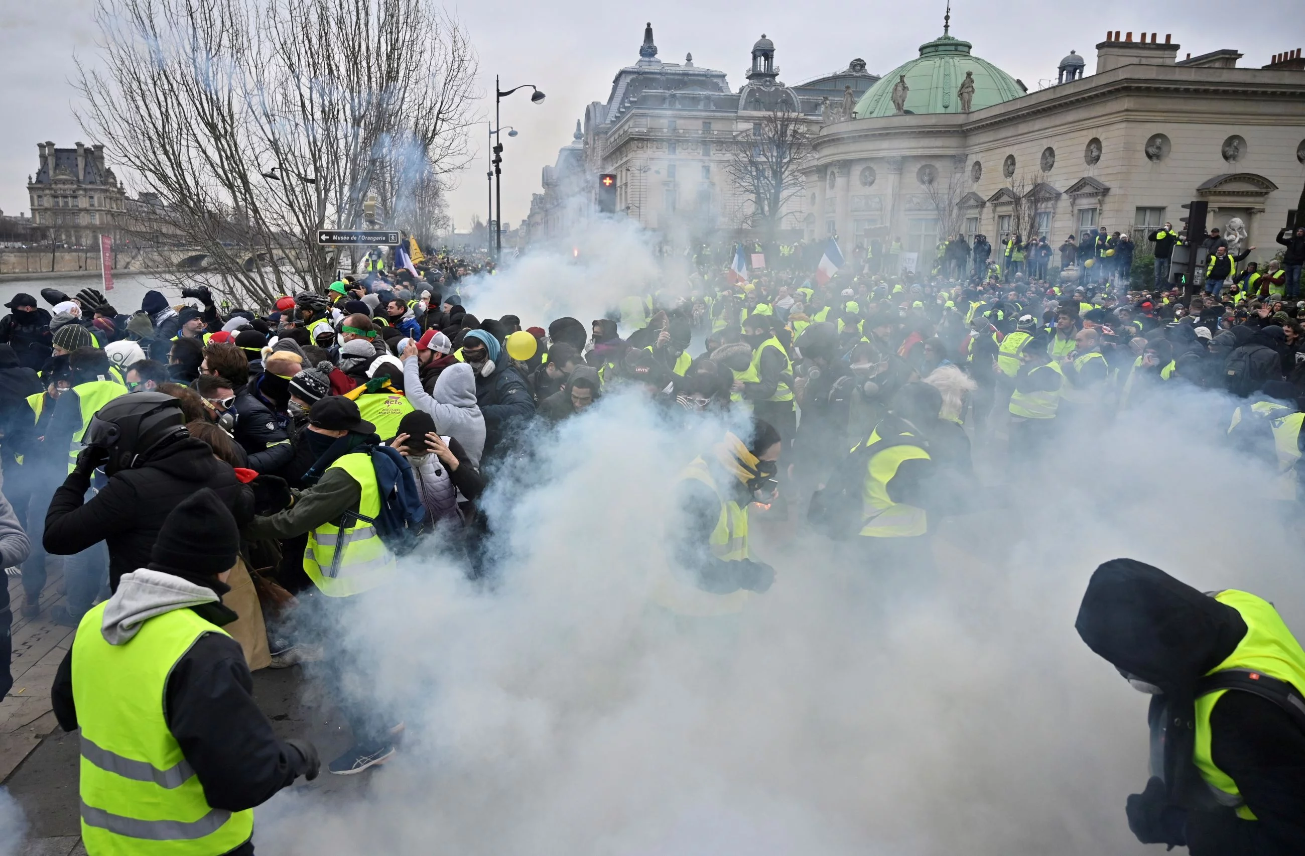 Demonstracja "żółtych kamizelek" w Paryżu