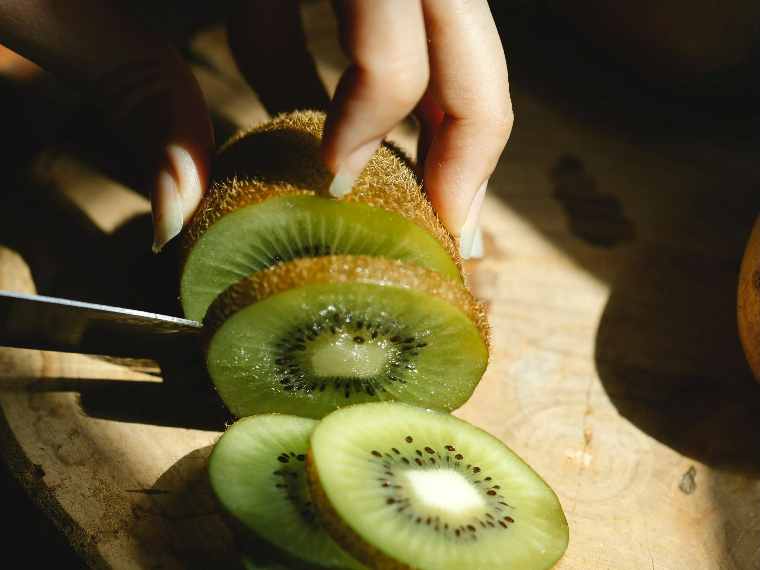 Kiwi a zdrowie: Co się dzieje z krwią po tygodniu jedzenia kiwi?