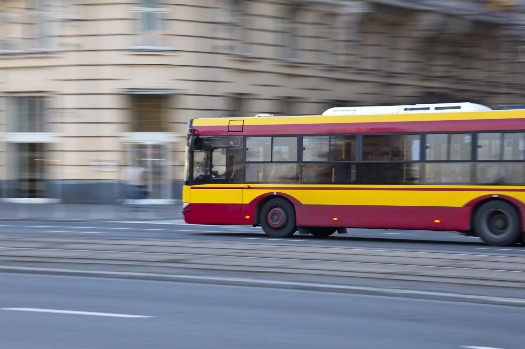 Autobus, zdjęcie ilustracyjne