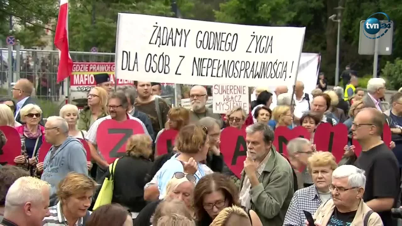 Demonstracja poparcia dla protestujących w Sejmie