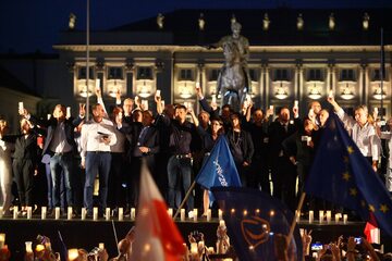 Przedstawiciele opozycji podczas manifestacji w Warszawie