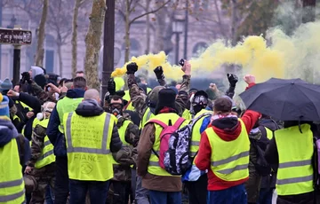 Przedstawiciele "żółtych kamizelek" podczas protestów