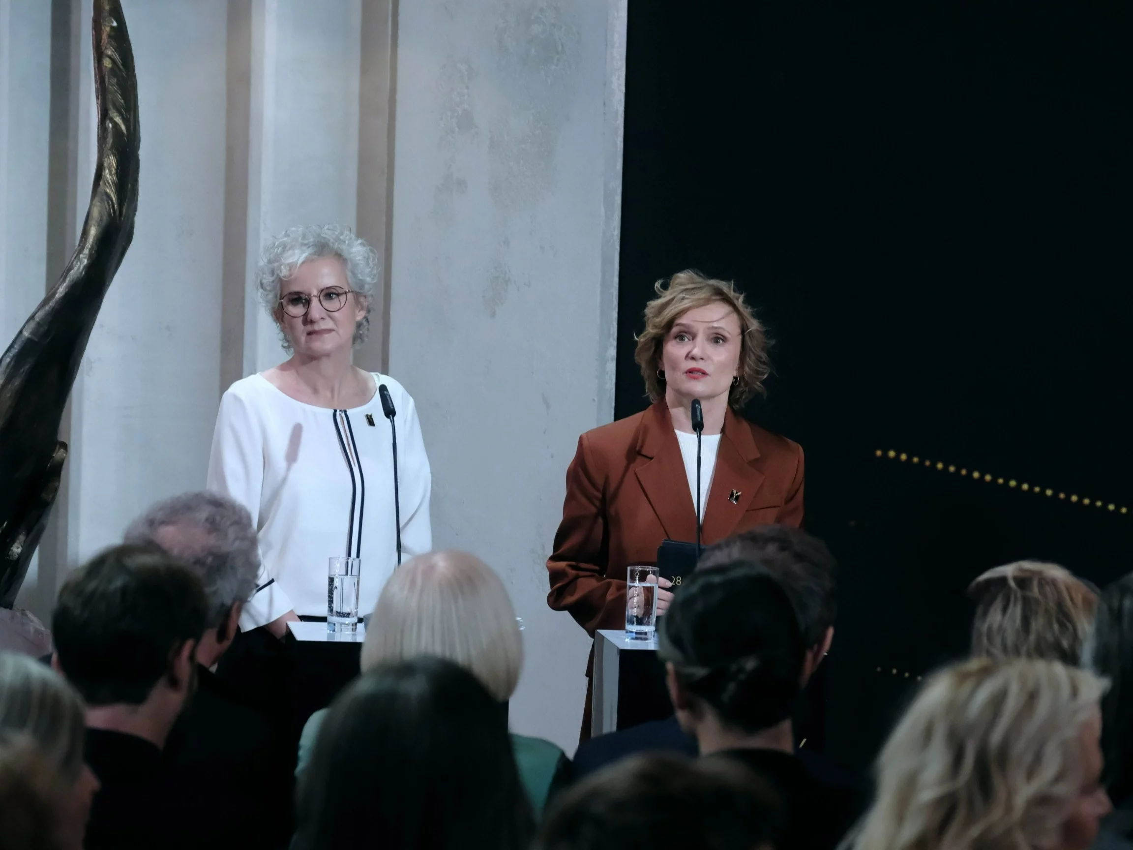 Przejmująca scena na gali Orłów. Cała sala podniosła w górę kartki