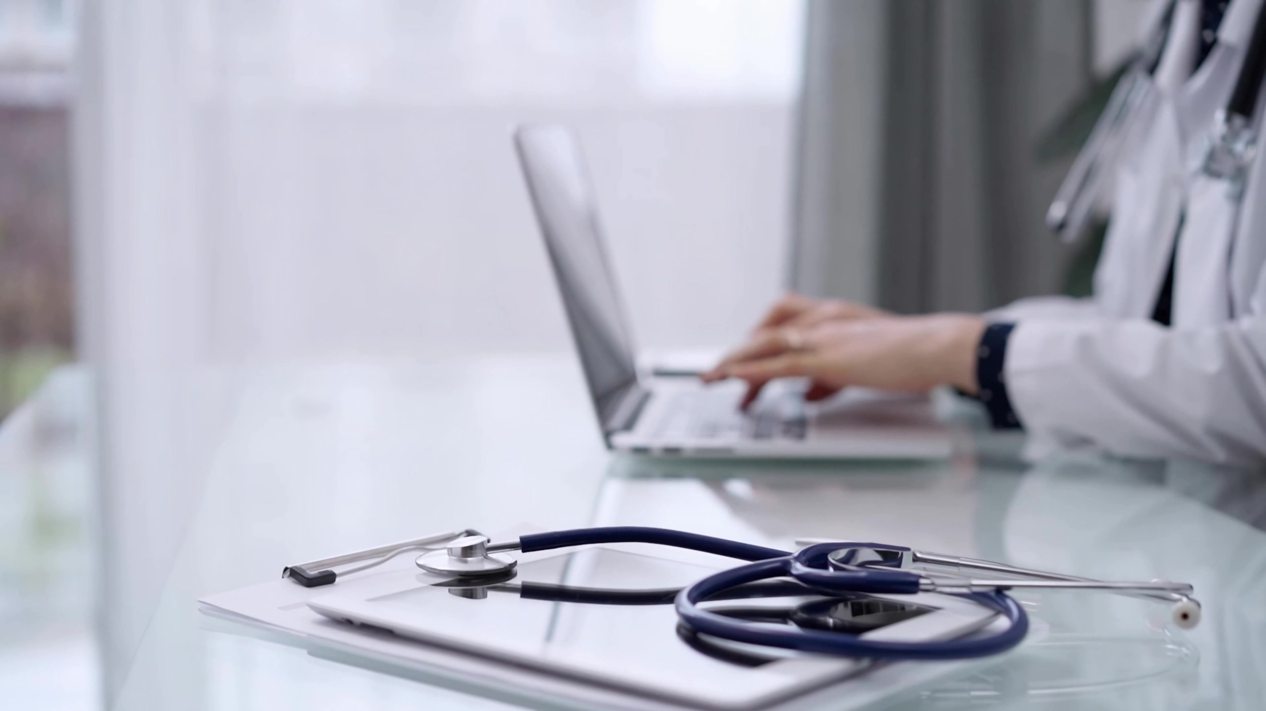 Przełomowe zmiany w polskich przychodniach. Koniec z kolejkami?