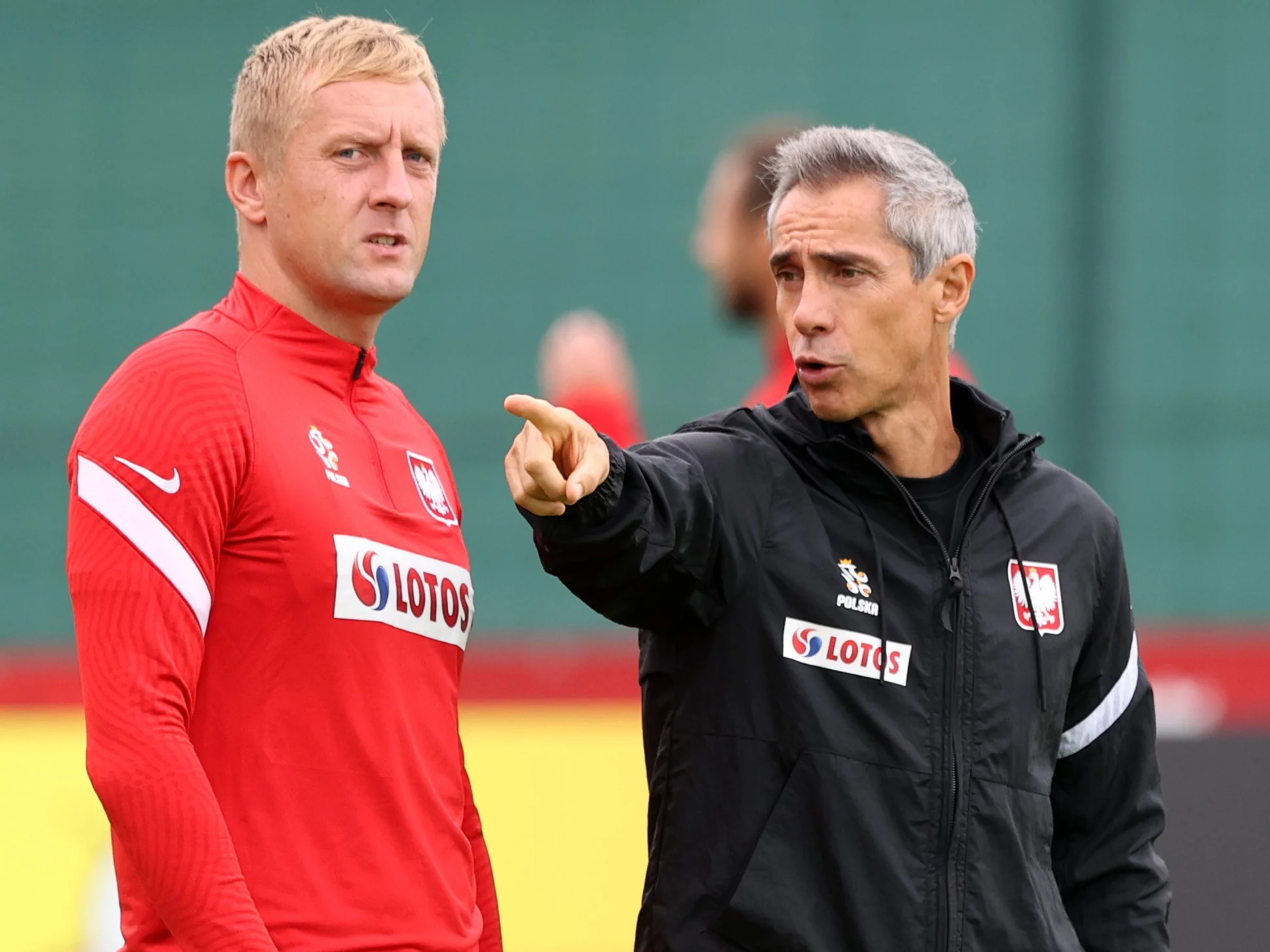 Kamil Glik i Paulo Sousa podczas treningu reprezentacji Polski