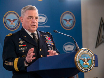 Przewodniczący Kolegium Połączonych Szefów Sztabów generał Mark Milley na konferencji w Pentagonie, 25 maja