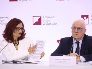 Przewodniczący PKW Sylwester Marciniak  i szefowa KBW Magdalena Pietrzak