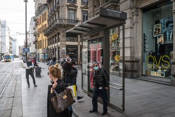 Przystanek tramwajowy w Mediolanie