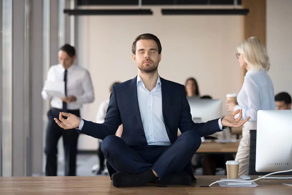 Mindfulness można praktykować nawet w biurze