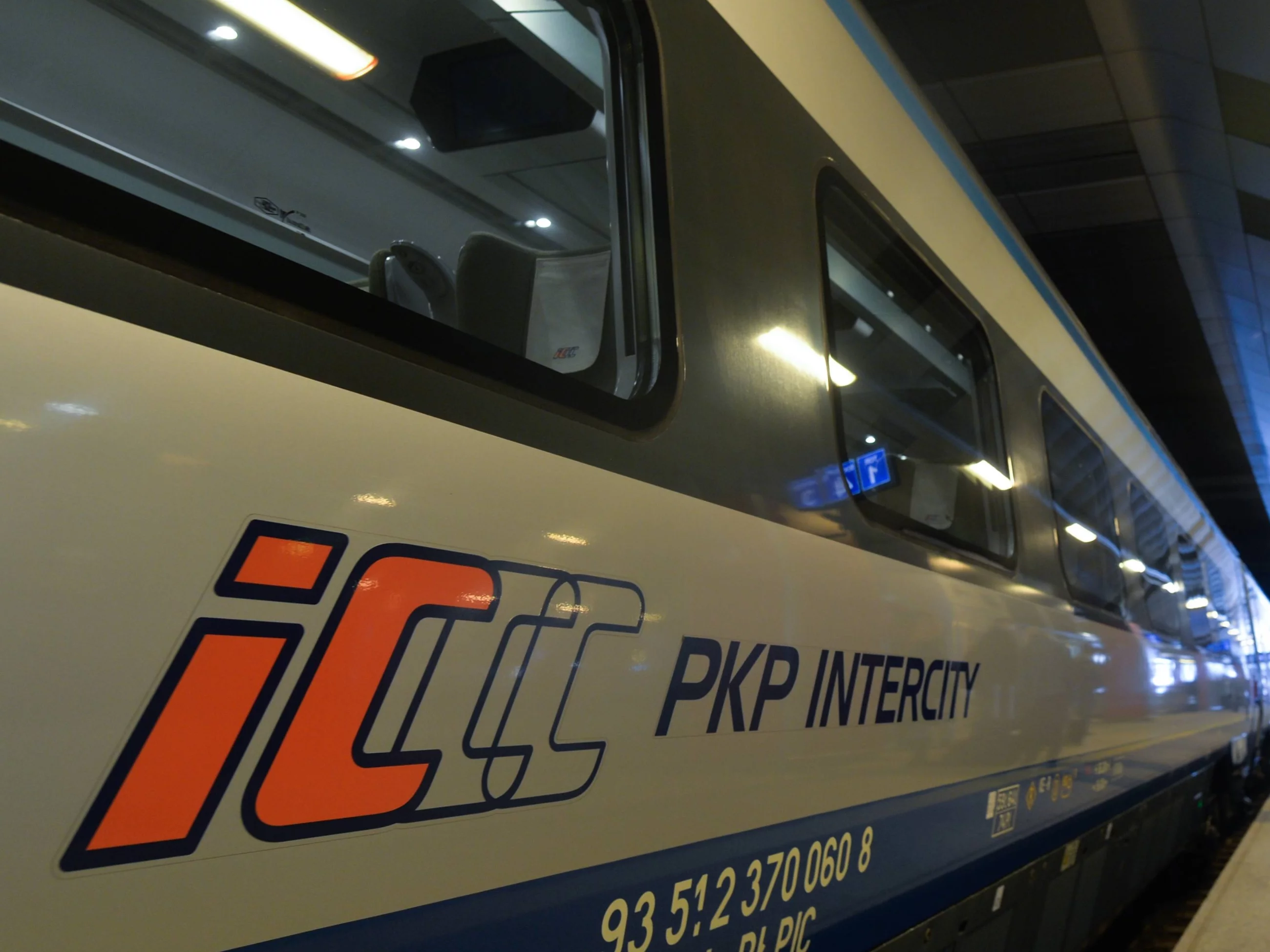 Rozczarowujące wyniki PKP intercity. Pociągi mniej punktualne niż rok temu