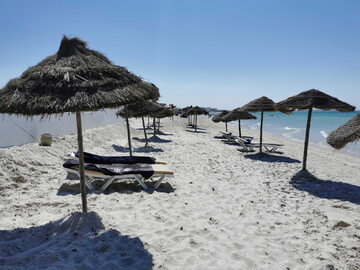 Pusta plaża w Tunezji
