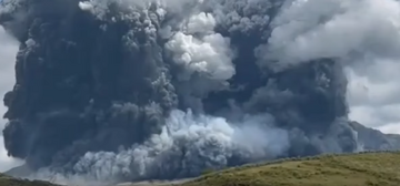 Pył po erupcji wulkanu Aso w Japonii